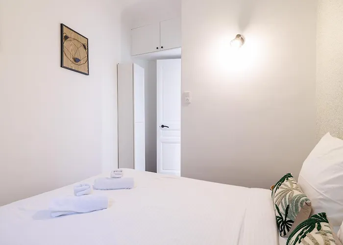 Fossan - 3p Avec Terrasse - Centre Et Proche * 芒通